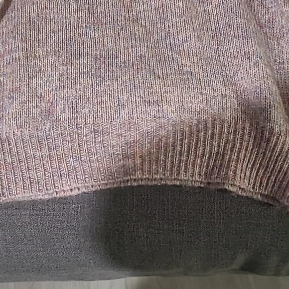 Banana Republic Sweater NWT - Picture 3 of 9